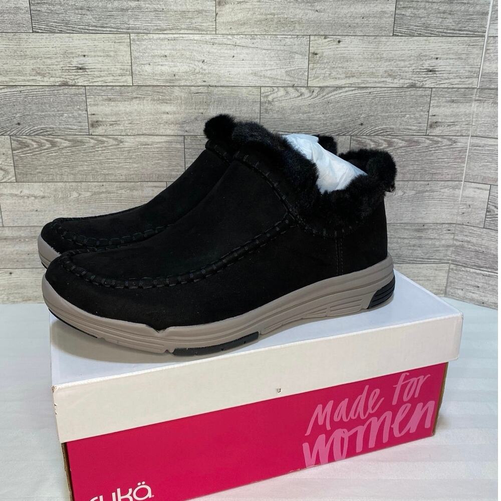 BOOTS RYKA WOMENS 9W Arrow Black NIB Comfort Walking